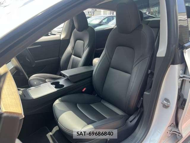 Tesla MODEL 3 2021-10 8731293-18