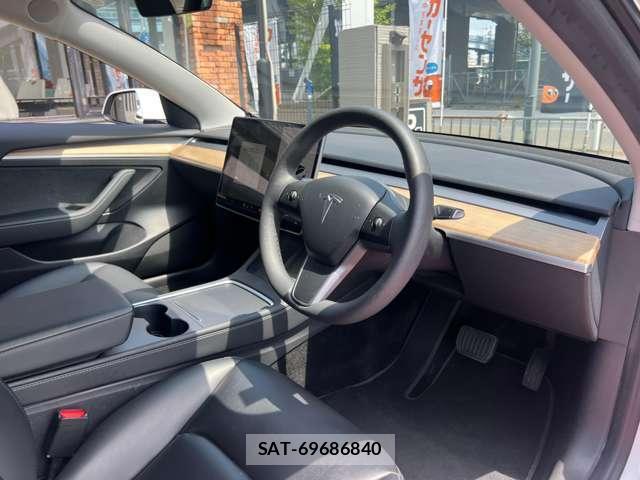 Tesla MODEL 3 2021-10 8731293-19