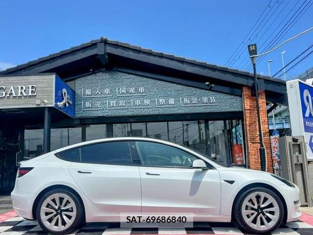 Tesla MODEL 3 2021-10 8731293-6