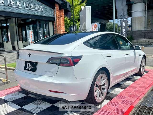 Tesla MODEL 3 2021-10 8731293-7