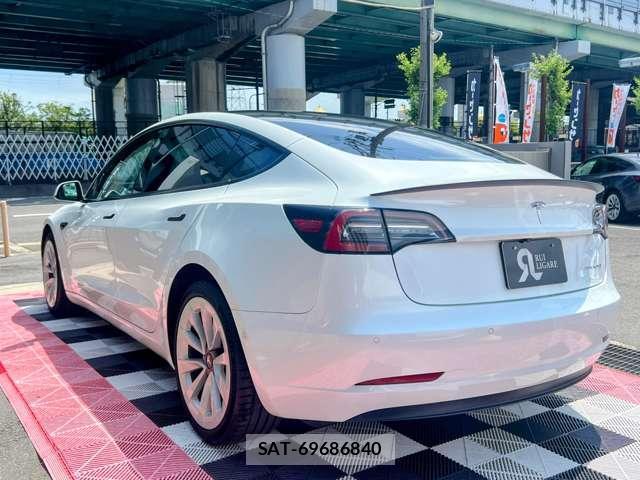 Tesla MODEL 3 2021-10 8731293-9