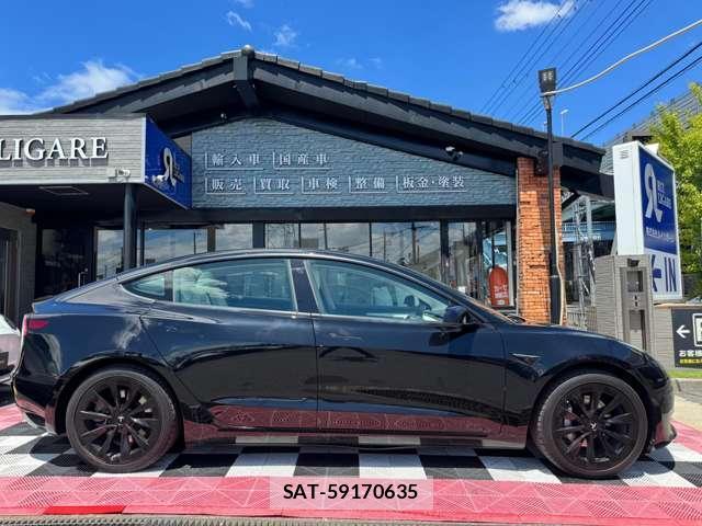 Tesla MODEL 3 2021-04 8731294-6