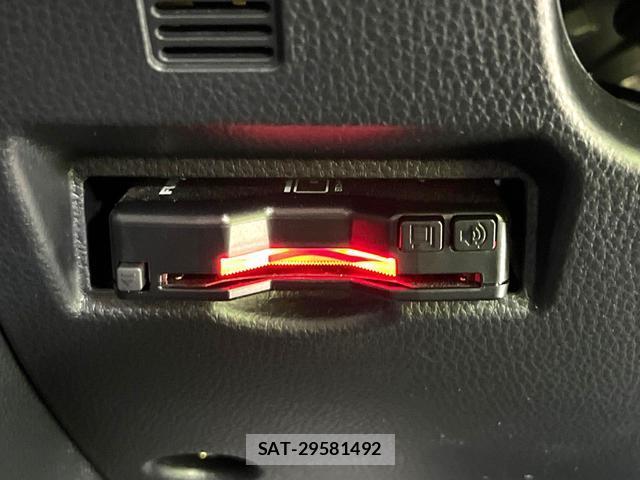 Toyota NOAH 2024-06 8725751-7