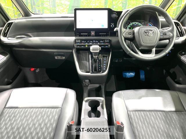 Toyota NOAH 2024-06 8725755-1