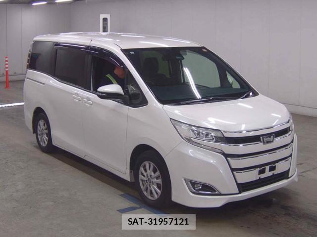 Toyota NOAH 2017-07 8726267-0