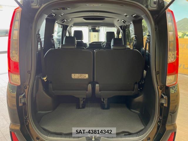 Toyota NOAH 2017-05 8726431-10