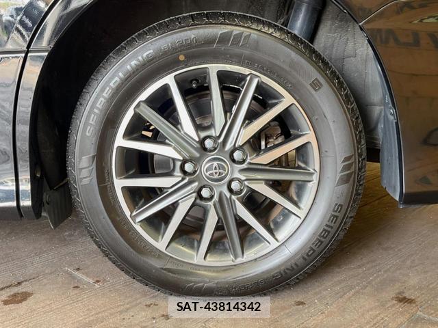 Toyota NOAH 2017-05 8726431-13