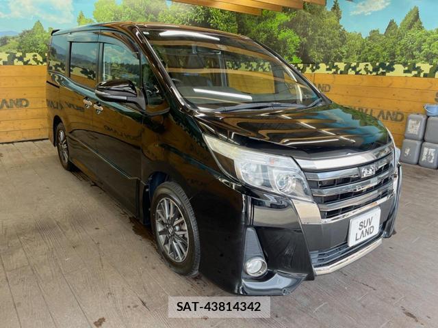 Toyota NOAH 2017-05 8726431-16