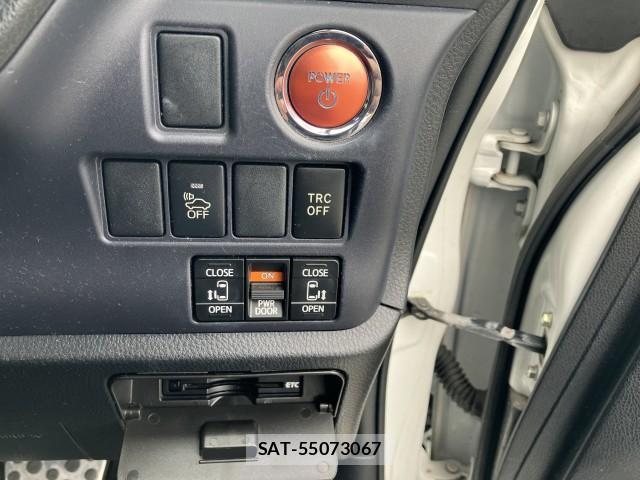 Toyota NOAH 2014-09 8726516-11