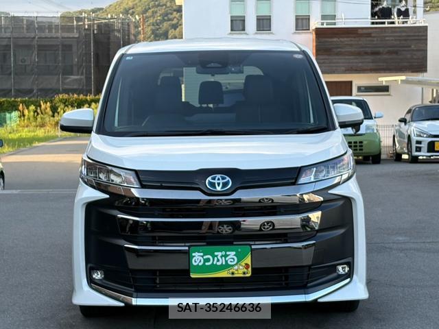 Toyota NOAH 2025-02 8726577-2