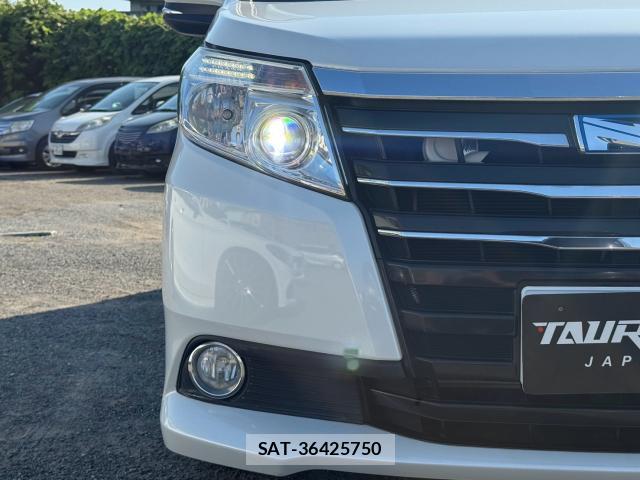 Toyota NOAH 2019-10 8726647-12