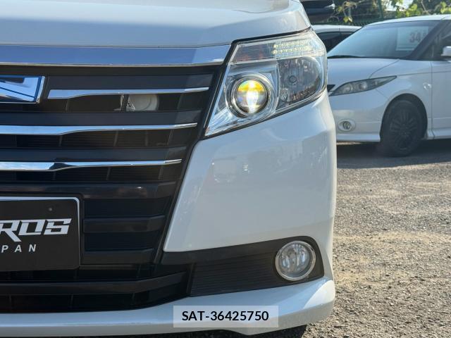 Toyota NOAH 2019-10 8726647-13
