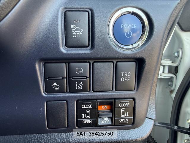 Toyota NOAH 2019-10 8726647-16