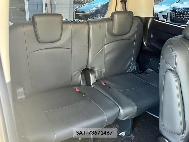 Toyota NOAH 2017-08 8726850-13