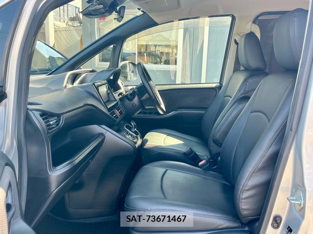 Toyota NOAH 2017-08 8726850-14