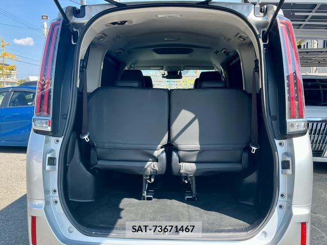 Toyota NOAH 2017-08 8726850-17