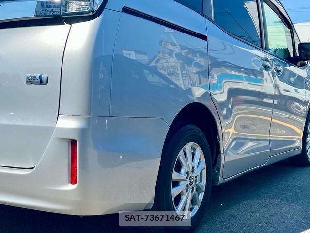 Toyota NOAH 2017-08 8726850-6