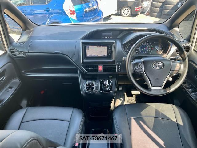 Toyota NOAH 2017-08 8726850-9