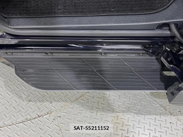 Toyota NOAH 2023-03 8726980-4
