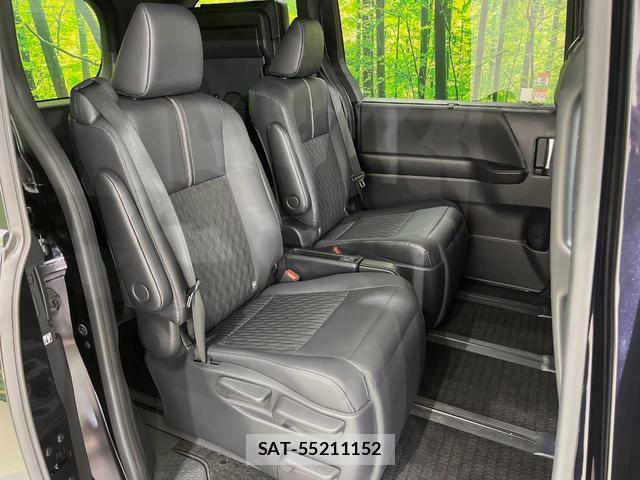 Toyota NOAH 2023-03 8726980-7