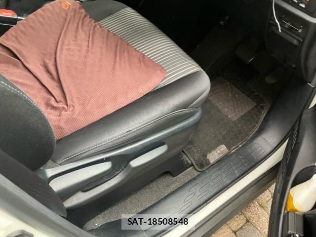 Toyota NOAH 2020-10 8727145-11