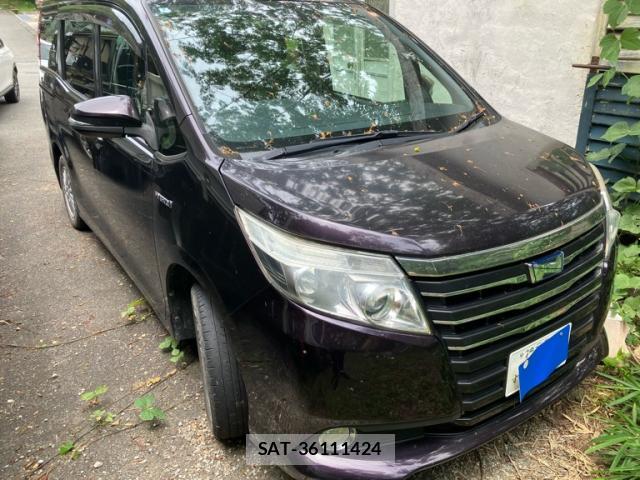 Toyota NOAH 2015-11 8727206-0
