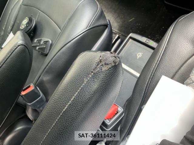 Toyota NOAH 2015-11 8727206-14