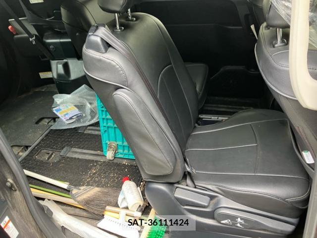 Toyota NOAH 2015-11 8727206-16