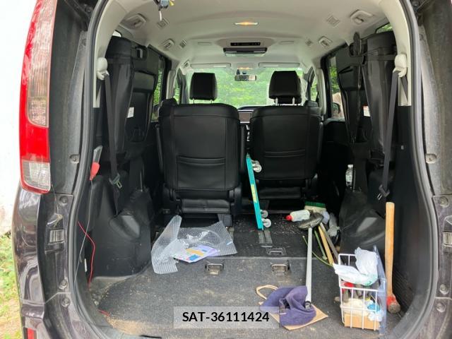 Toyota NOAH 2015-11 8727206-18