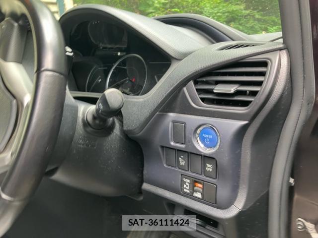 Toyota NOAH 2015-11 8727206-4