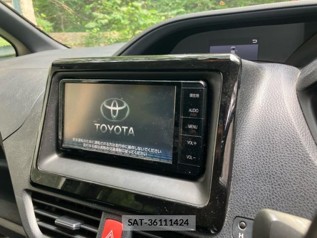 Toyota NOAH 2015-11 8727206-7