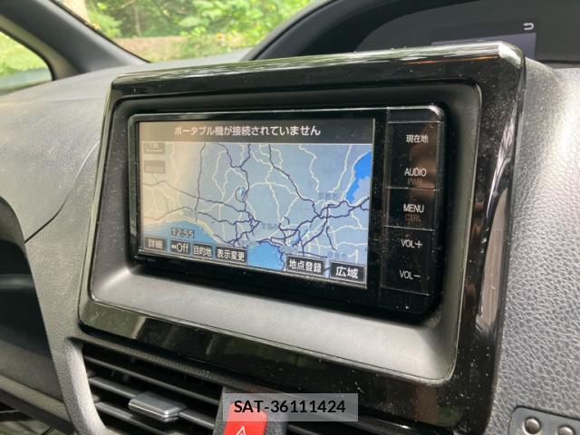 Toyota NOAH 2015-11 8727206-8
