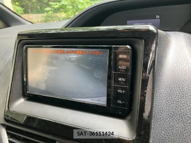 Toyota NOAH 2015-11 8727206-9