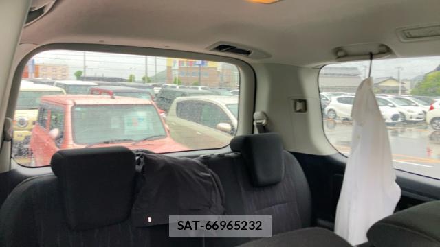Toyota NOAH 2010-10 8727218-11