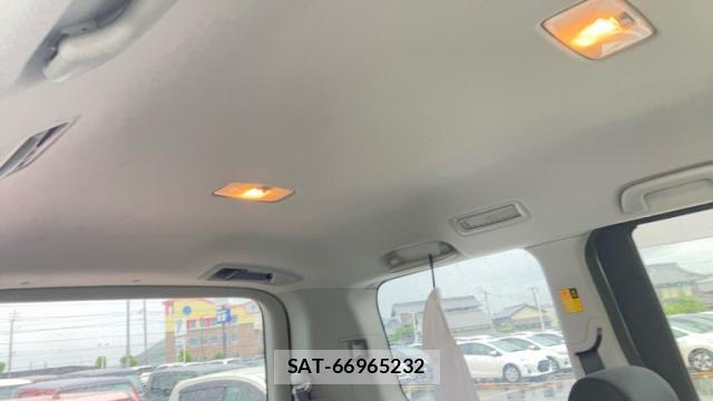 Toyota NOAH 2010-10 8727218-14