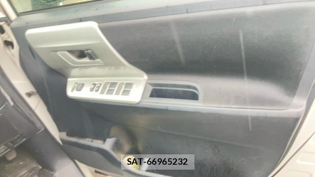 Toyota NOAH 2010-10 8727218-6