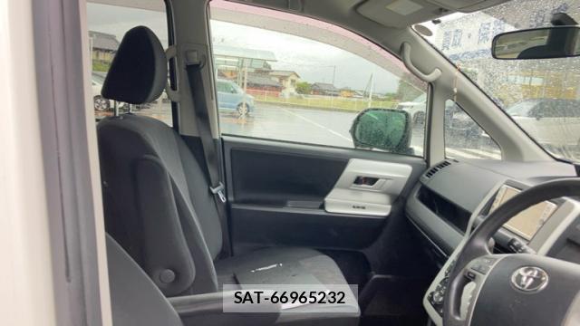 Toyota NOAH 2010-10 8727218-8
