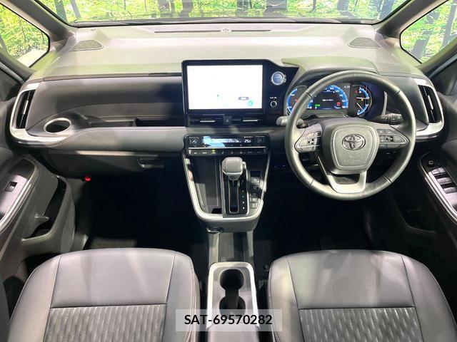Toyota NOAH 2022-11 8727648-1