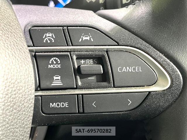 Toyota NOAH 2022-11 8727648-6