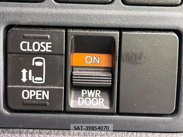 Toyota NOAH 2014-05 8727726-5