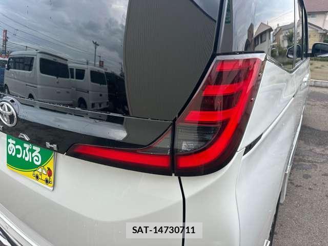 Toyota NOAH 2025-09 8727756-13