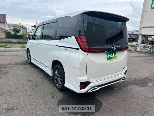 Toyota NOAH 2025-09 8727756-7