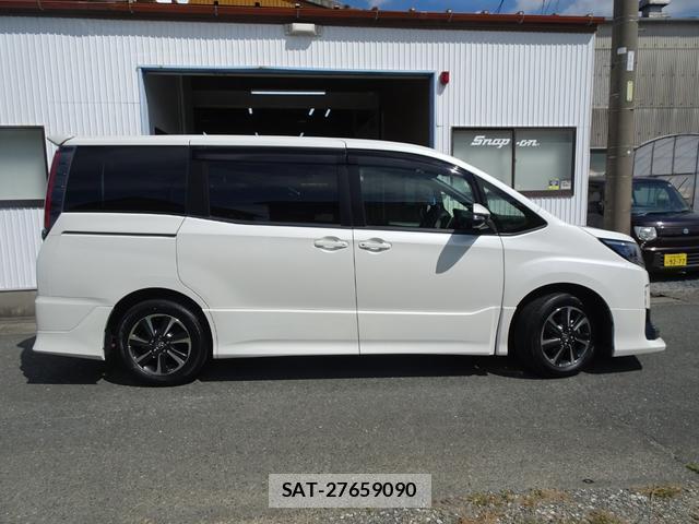 Toyota NOAH 2017-10 8728259-6
