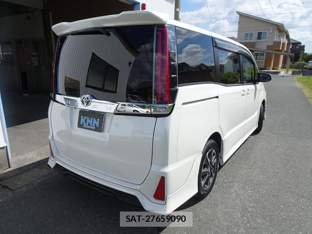 Toyota NOAH 2017-10 8728259-7