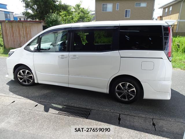 Toyota NOAH 2017-10 8728259-9