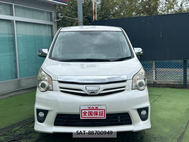 Toyota NOAH 2010-06 8728268-16