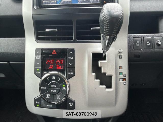 Toyota NOAH 2010-06 8728268-6