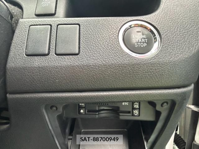 Toyota NOAH 2010-06 8728268-7