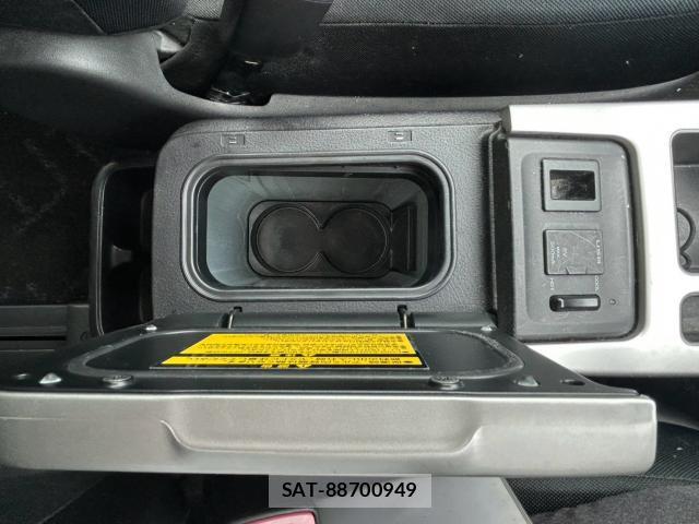 Toyota NOAH 2010-06 8728268-8