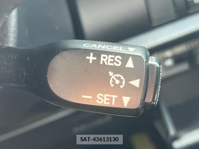 Toyota NOAH 2020-01 8728377-6